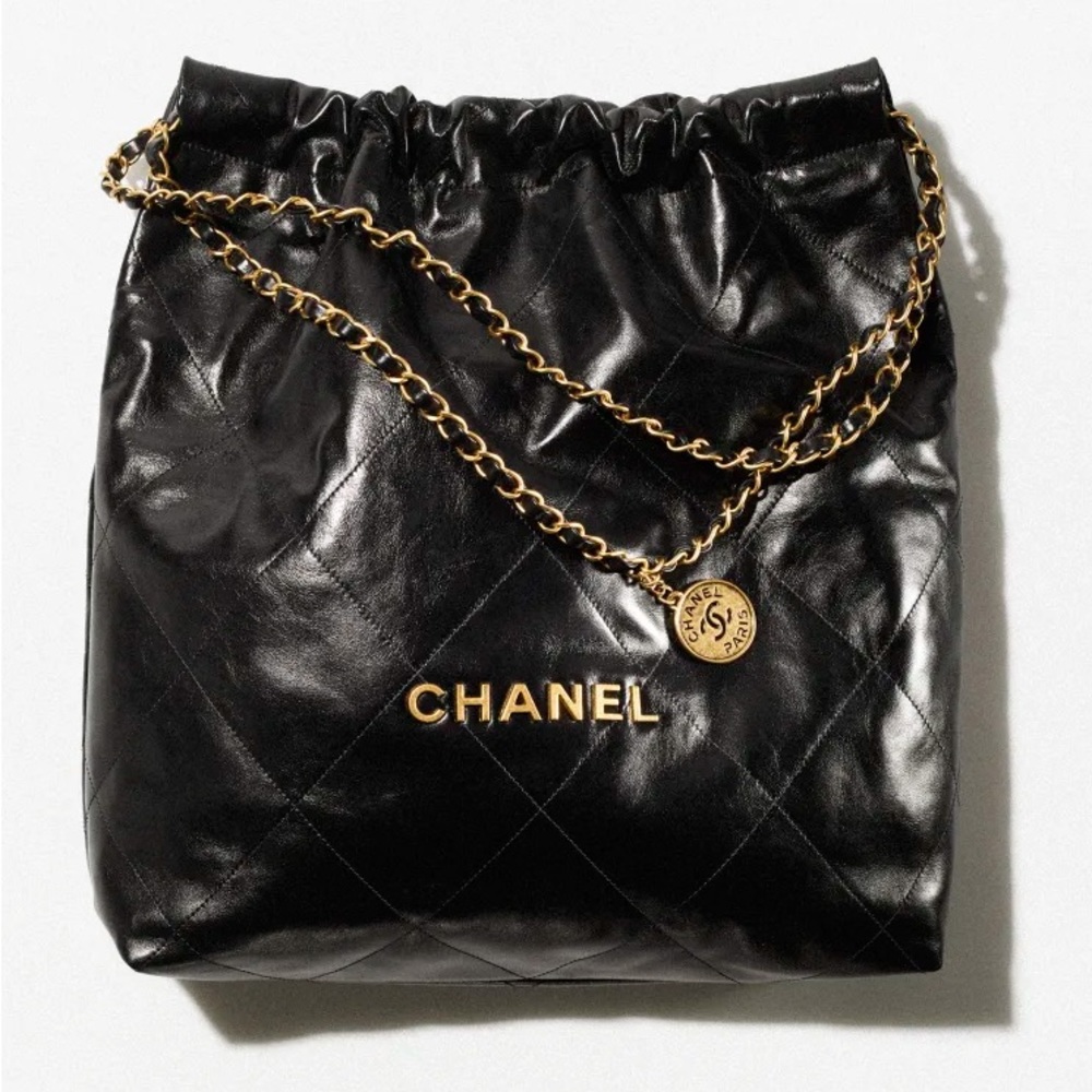 CHANEL 22 Small Handbag